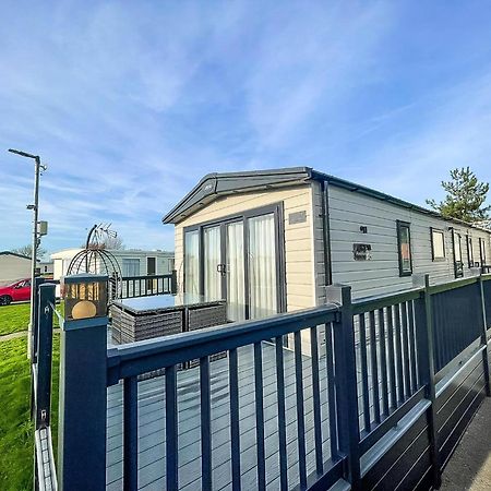 Stunning 8 Berth Caravan With Decking At Kessingland Beach Ref 90017D Benacre Esterno foto