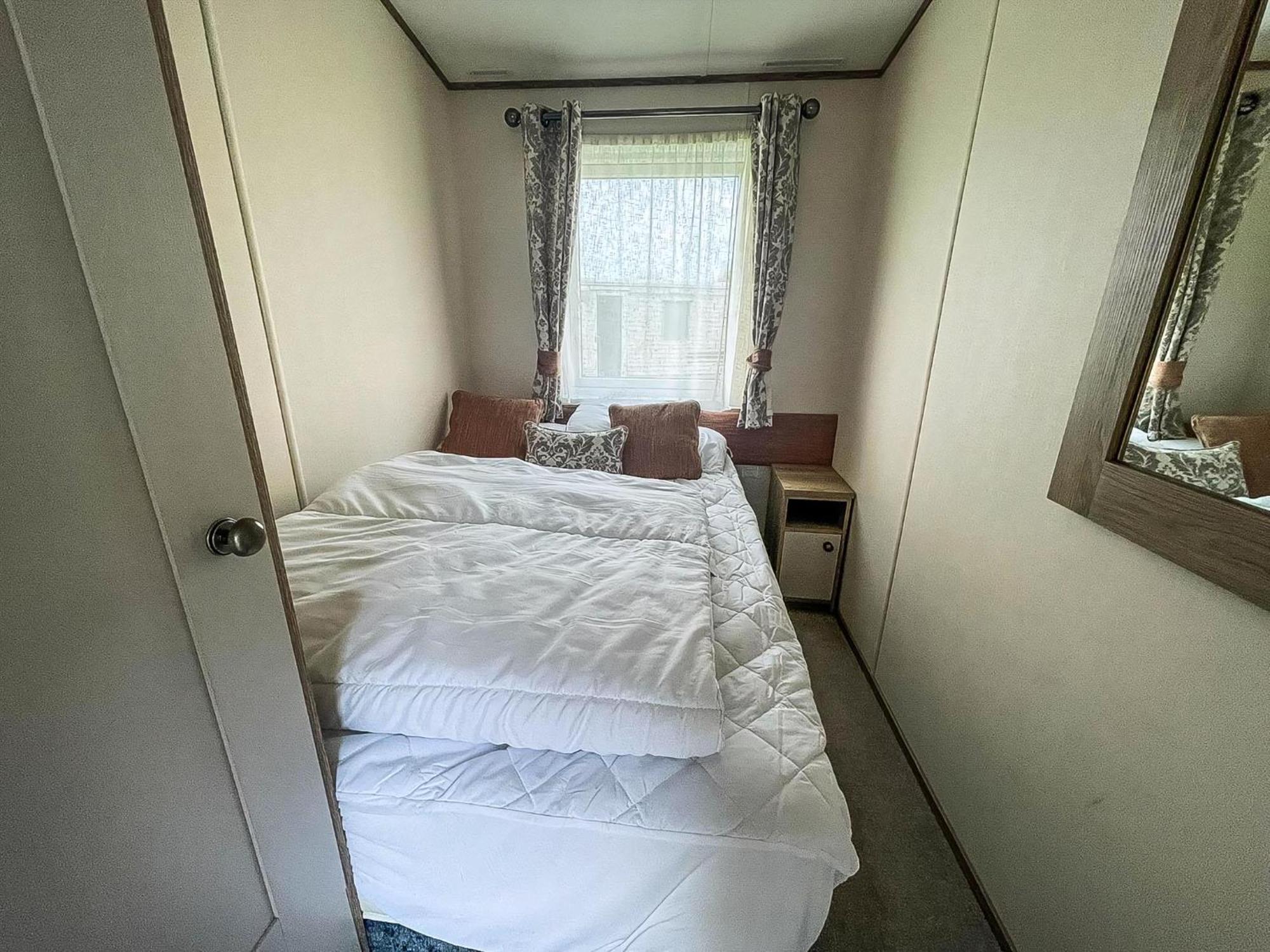 Stunning 8 Berth Caravan With Decking At Kessingland Beach Ref 90017D Benacre Esterno foto