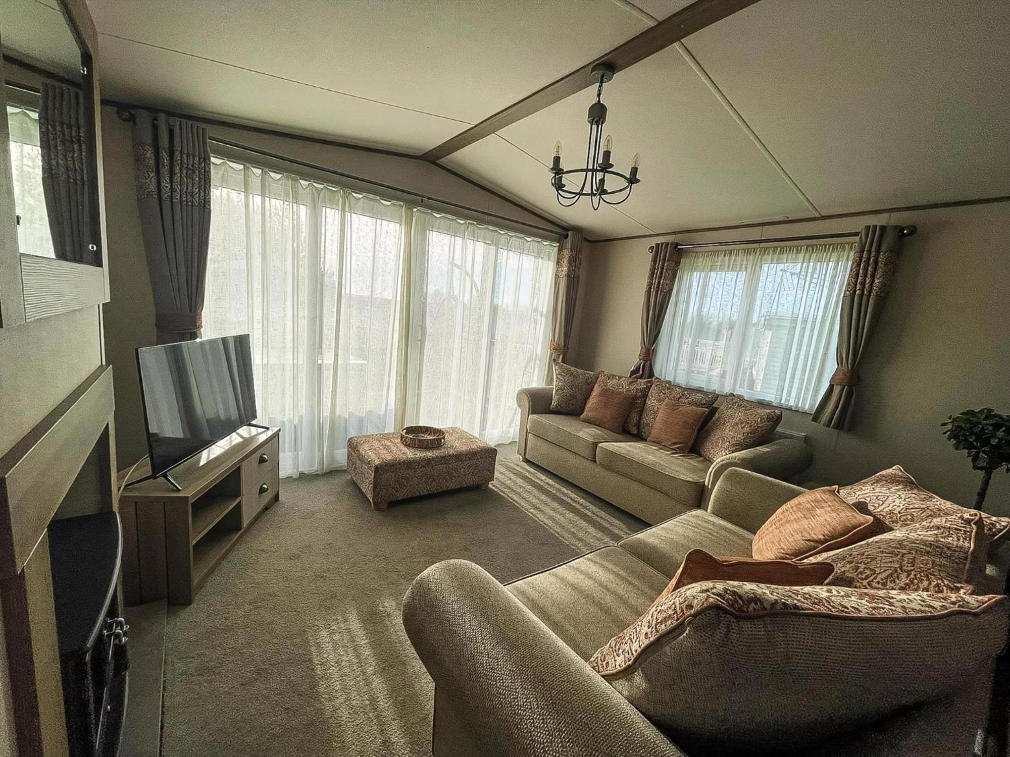 Stunning 8 Berth Caravan With Decking At Kessingland Beach Ref 90017D Benacre Esterno foto